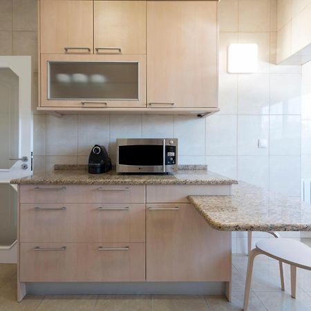 Lovelystay - Downtown Modern 2Br Flat With Free Parking OOporto Esterno foto