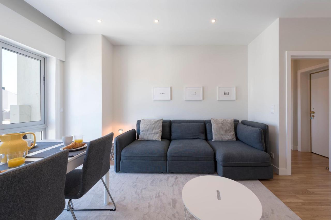 Lovelystay - Downtown Modern 2Br Flat With Free Parking OOporto Esterno foto